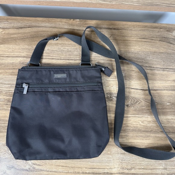 Baggallini Handbags - Baggallini Dark Gray Nylon‎ Crossbody Shoulder Strap Medium Travel Bag